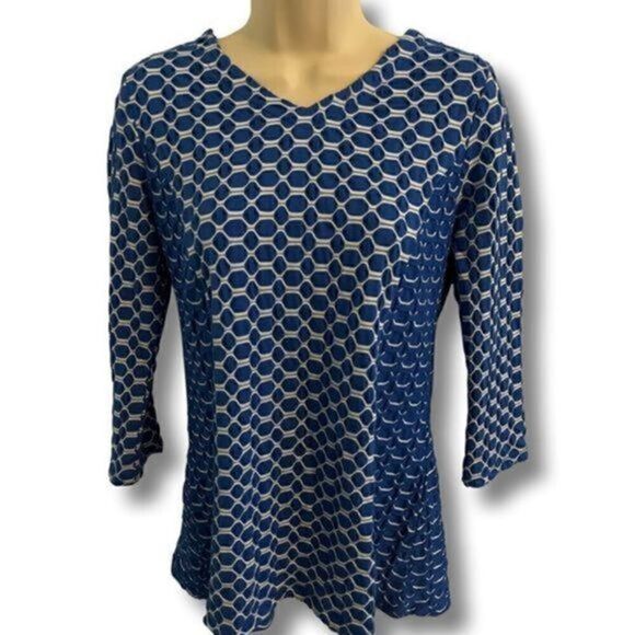 Kim Rogers Blue Textured 3/4 sleeves top. Round neck. Size small - Picture 1 of 6